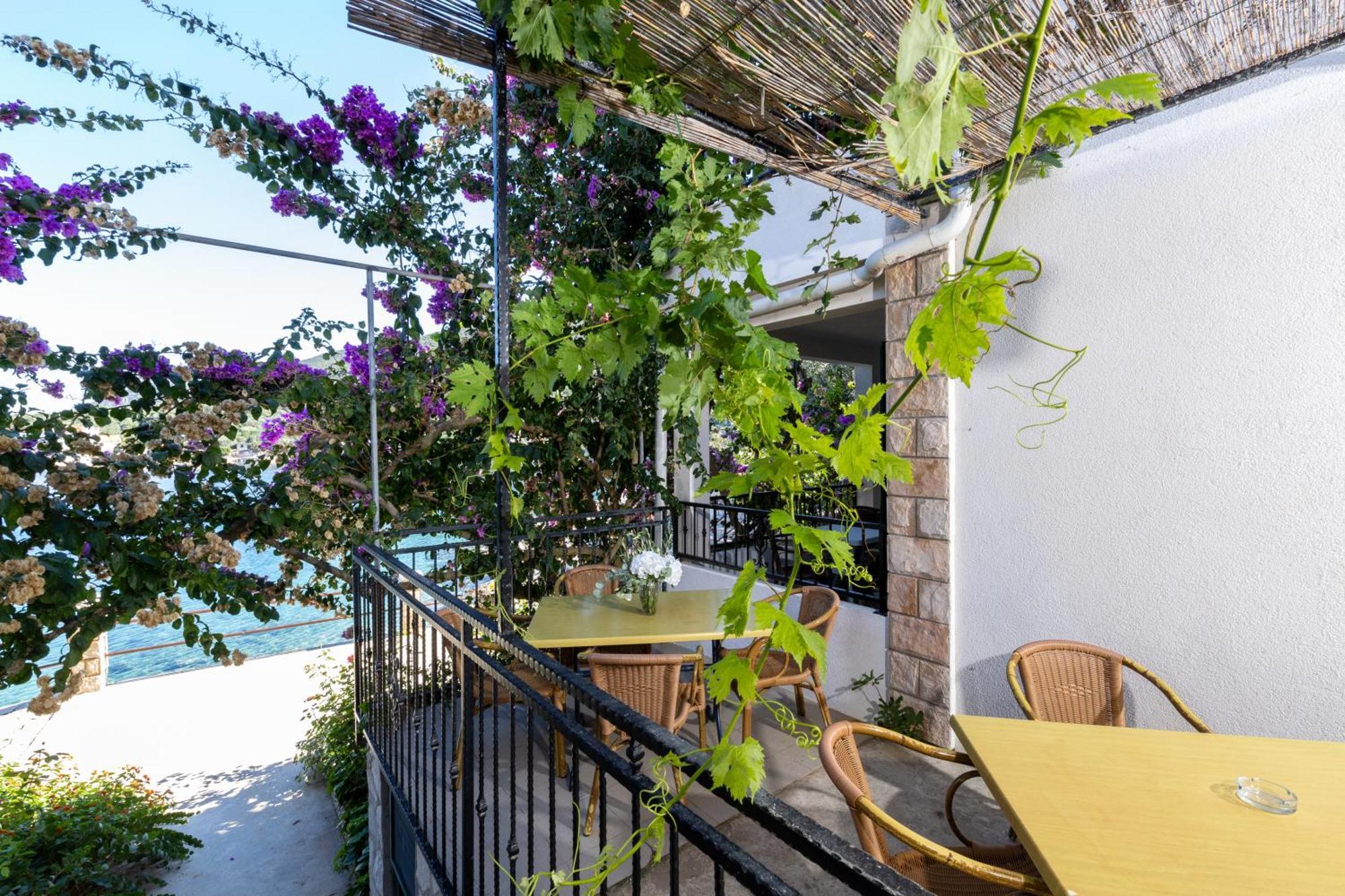 Apartmani Nikola Zastražišće Εξωτερικό φωτογραφία