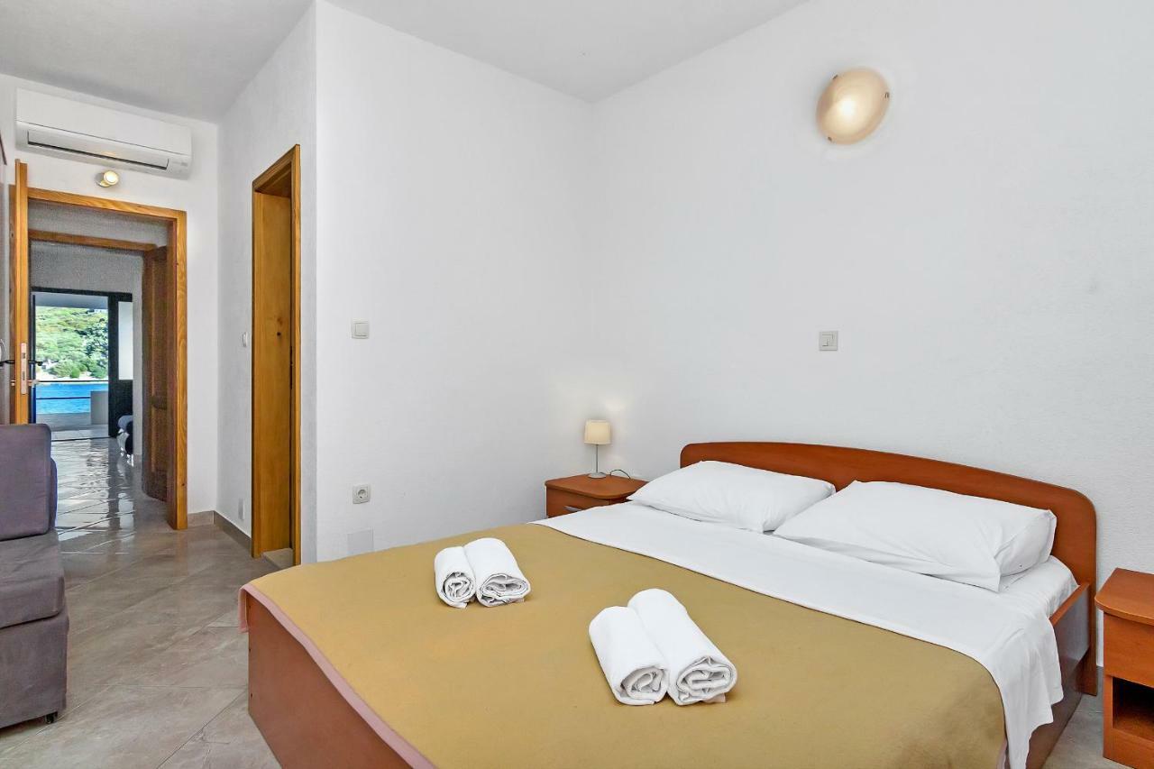 Apartmani Nikola Zastražišće Εξωτερικό φωτογραφία