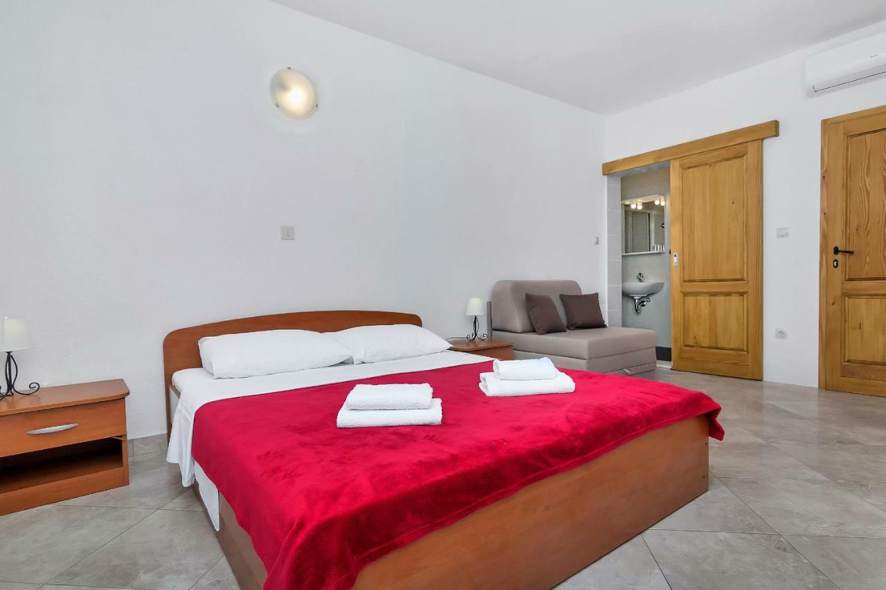 Apartmani Nikola Zastražišće Εξωτερικό φωτογραφία