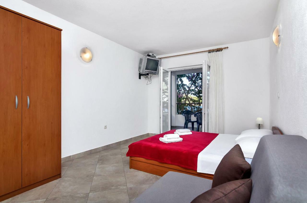 Apartmani Nikola Zastražišće Εξωτερικό φωτογραφία