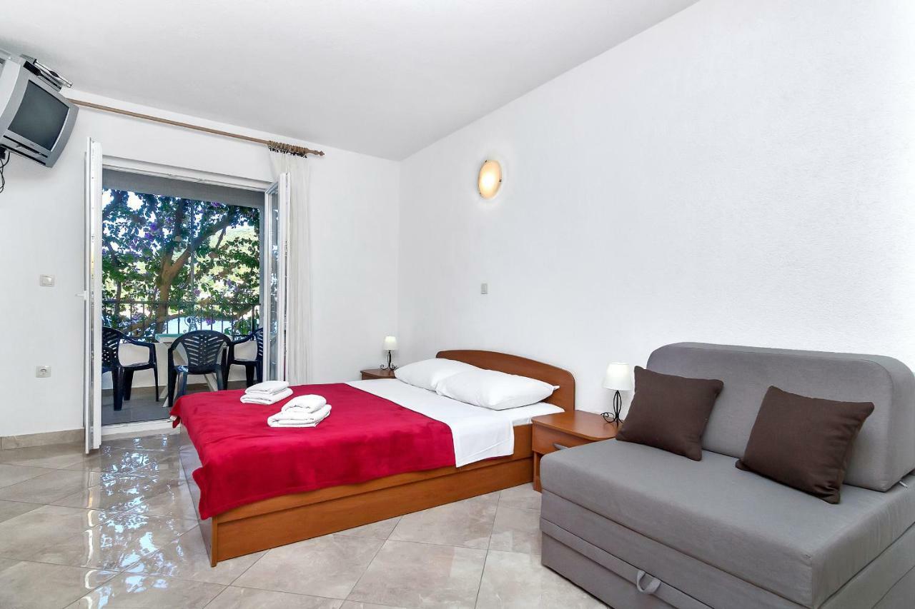 Apartmani Nikola Zastražišće Εξωτερικό φωτογραφία