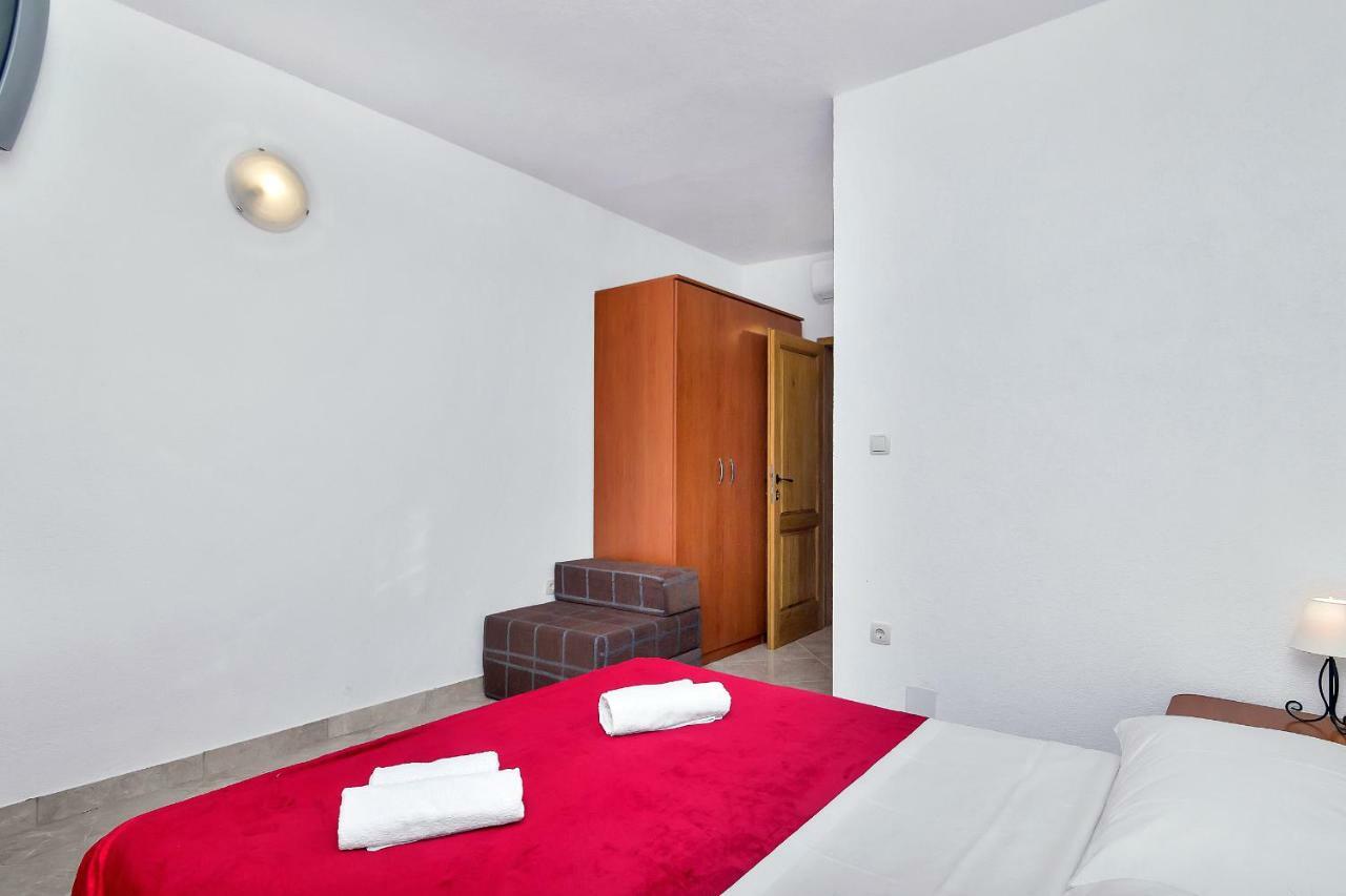 Apartmani Nikola Zastražišće Εξωτερικό φωτογραφία