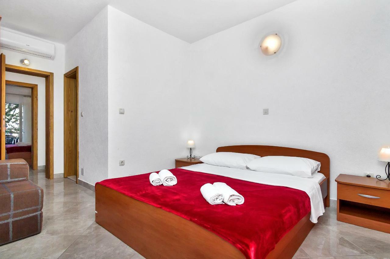 Apartmani Nikola Zastražišće Εξωτερικό φωτογραφία